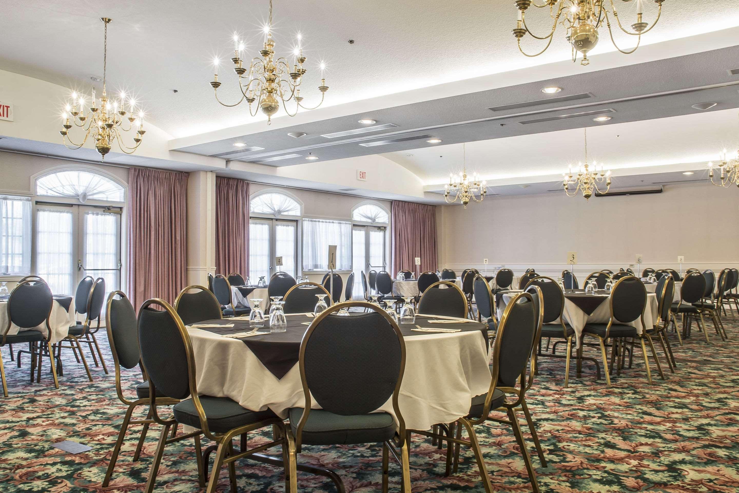 Clarion Hotel & Conference Centre Fort Erie Exterior photo